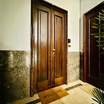 Casa Torineiser - Elegant In Centre With Parking By A Porter Daire