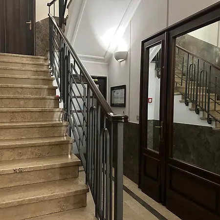 Casa - Elegant In The Hurt Of The Centre