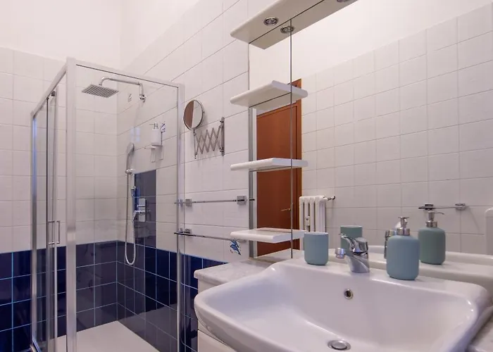 Casa Torineiser - Elegant In Centre With Parking By A Porter Appartement *