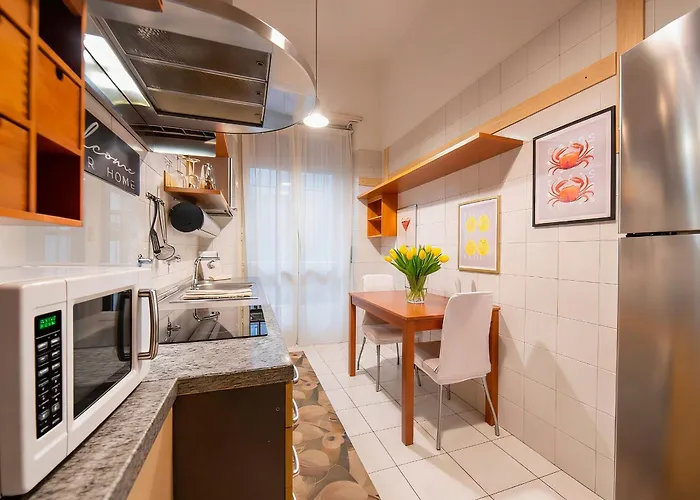 Casa Torineiser - Elegant In Centre With Parking By A Porter Apartmán *